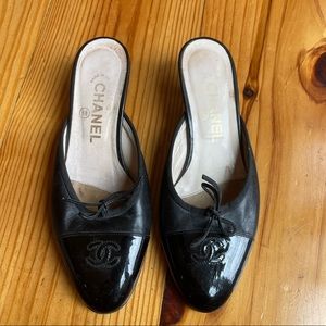 CHANEL Black Ballet Flat Kitten Heel Mules Size 37